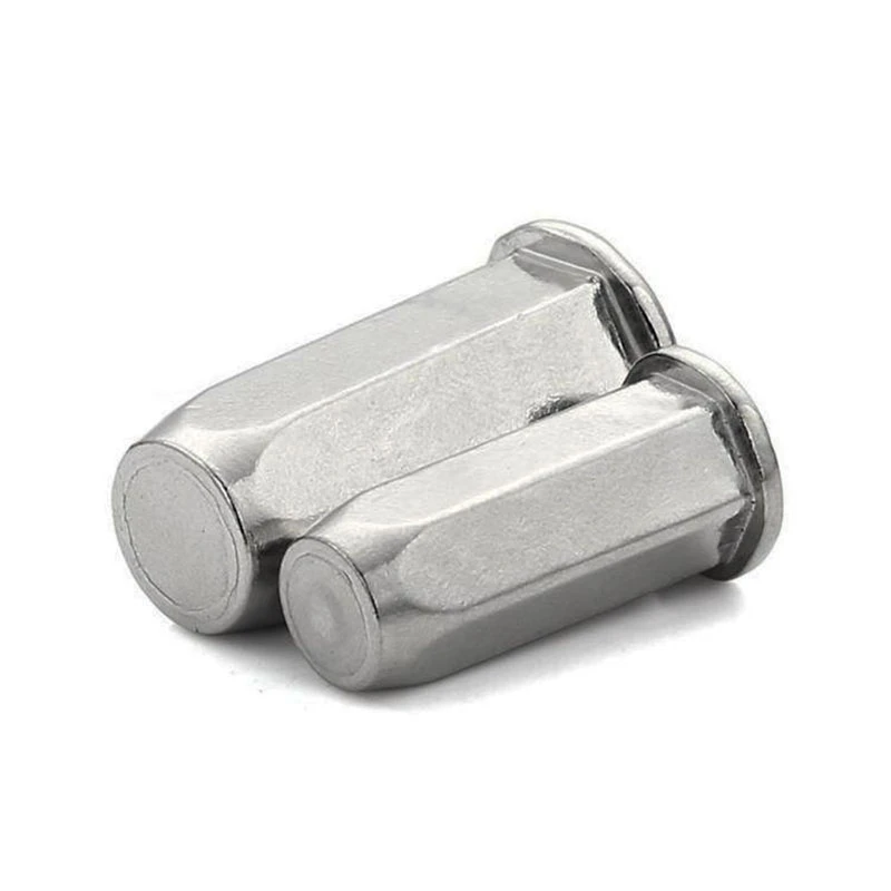 Avèg twou rivet nwa