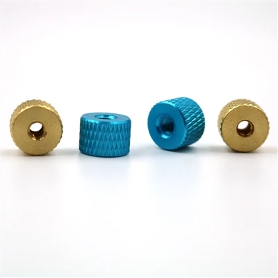 Resanblans ak diferans ki genyen ant ki gen koulè men-sere boulon nwa knurled
